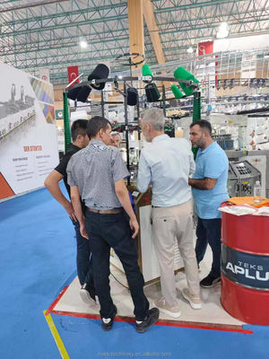 Telaio automatico a maglia per la produzione domestica