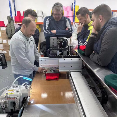 1500W Voltaggio 220V 50/60HZ Automatica a maglia Cap Cap Overlock macchina da cucire per il mercato