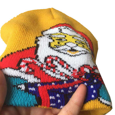 La macchina da maglieria per cappelli e sciarpe è l'ultimo investimento per le aziende pubblicitarie