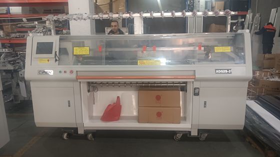 Metodo di maglieria doppia Jacquard Flat Knitting Machine per applicazioni versatili