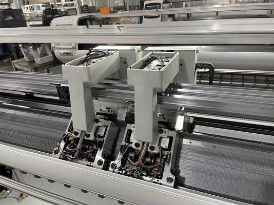 1 1 Sistema di carico Macchina di maglieria piatta computerizzata per lo stile di maglieria a polo