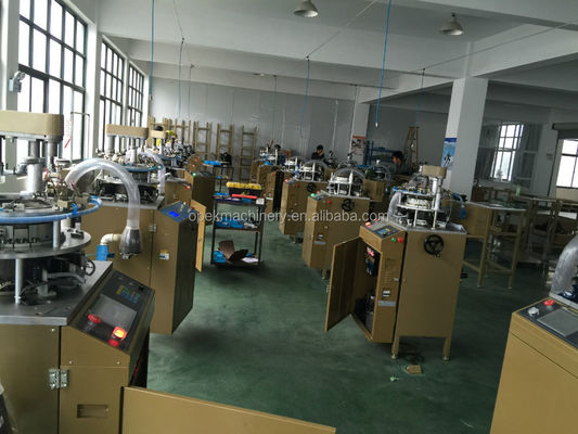 Macchina di maglieria digitale ad allarme completamente automatico per sciarpe a cappello a maglia in stile warp