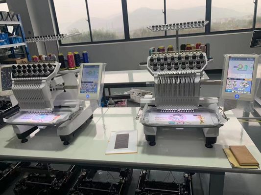 Macchina di ricamo computerizzata a testa singola con 400 intervalli di testa e aghi 12/15