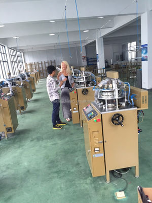 Attrezzatura avanzata per la produzione di cappelli Jacquard ad alta velocità in 1 kW con allarme automatico