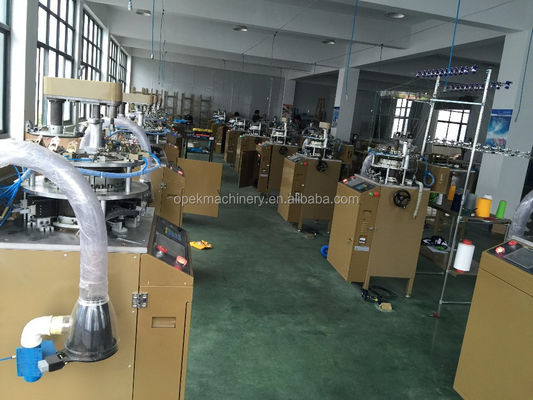 325KG OPEK High Speed Muslim Prayer Cap Stitch Machine con fino a 16 colori