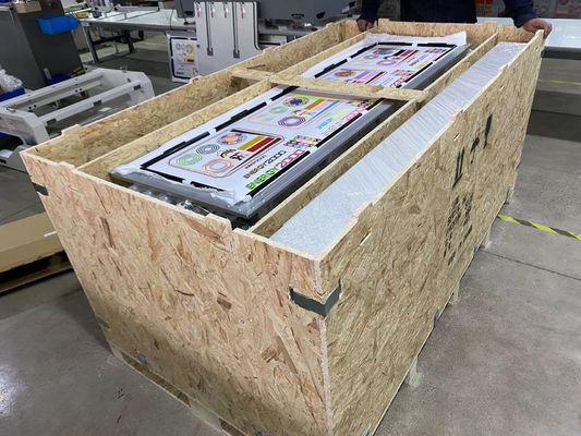 precisione Cambiamento automatico di colore e taglio Macchina di ricamo al computer con 4 teste