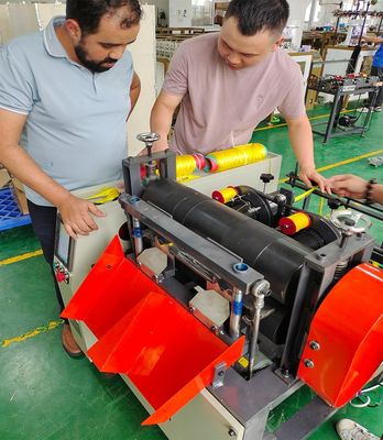 2 - 4 alimentatori con frange cinesi Tassel Making Machine per la produzione di Beanie Pompom