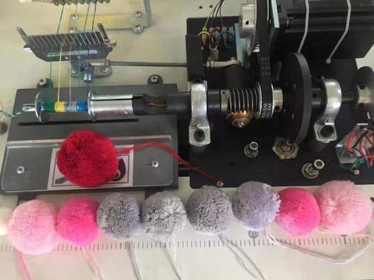 2022 Pompom Hat Machine con stile di maglieria piatta e funzione di annodamento ausiliaria facile