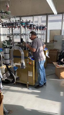 2023 Macchina di fabbricazione di beanie completamente computerizzata 325 KG per soluzioni di branding personalizzate