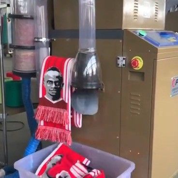 2023 Macchina di fabbricazione di beanie completamente computerizzata 325 KG per soluzioni di branding personalizzate
