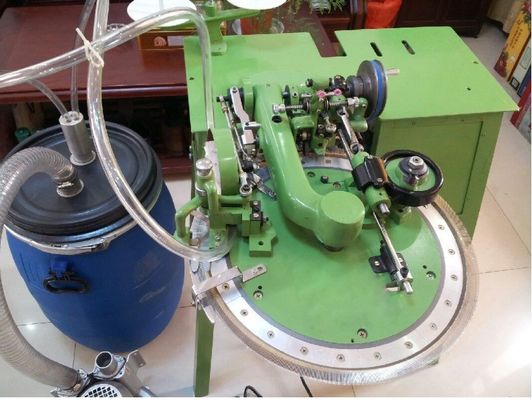 Macchina per il collegamento di modelli di maglieria a trasferimento di tecnologia di sistema unico per maglioni