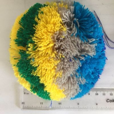 Macchina per la fabbricazione di pompom ad alta velocità con capacità di filati sofisticati e senza controllo computerizzato